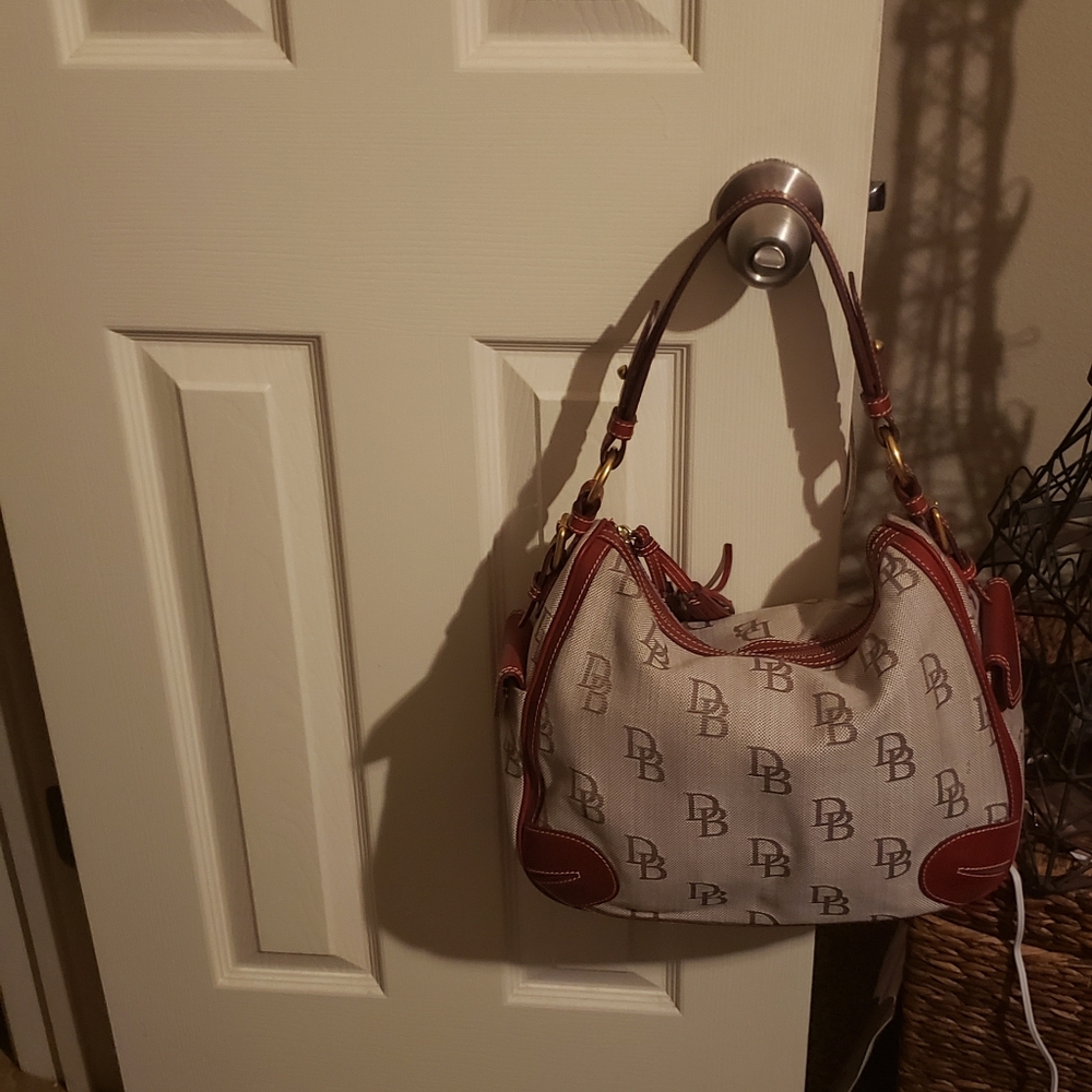 Signature Dooney & Bourke
